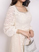 طقم بيج دانتيل تنورة وبلوزة