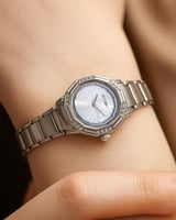 ساعة سيزون نسائية باطار كرستال دائري مضلع