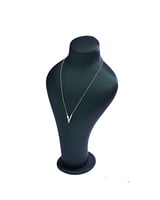 سلسال فضي ناعم حرف V | اكسسوارات سيزون