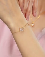 اسواره بحجر زركون وفراشة للأناقة اليومية