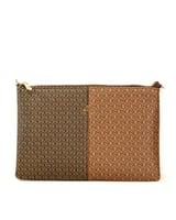 شنطة يد نسائية بألوان متعددة