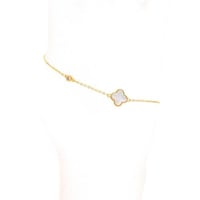 اسوارة بطابع الوردة