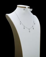 طقم شوكر بطابع الوردة