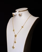 طقم بطابع الوردة