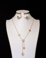 طقم بطابع الوردة