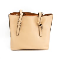 شنطة نسائية أنيقة