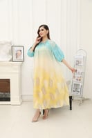 فستان شيفون واسع ميدي مطبوع مزين بإكسسوار بالعنق