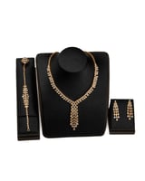 طقم زركون كبير