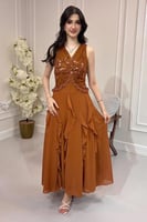 فستان سهرة مكسي بني