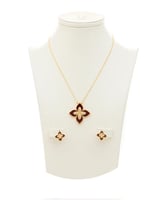 طقم بطابع الوردة