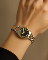 ساعة نسائية ذهبي كلاسيكي