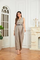 طقم بيج بحزام على الخصر