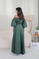 فستان مكسي أخضر