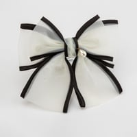 فيونكة شعر أنيقة