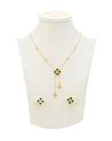 طقم بطابع الوردة