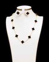 طقم بطابع الوردة