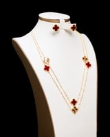 طقم بطابع الوردة