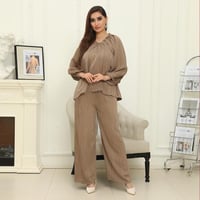 طقم ساتان بطبعة خيوط معدنية لامعة