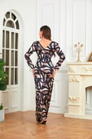 فستان ساتان بإكسسوار على الخصر