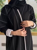 عباية بخطوط الاناقة