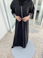 عباية بخطوط الاناقة