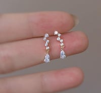 اقراط الندى