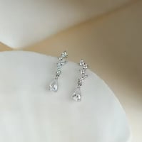 اقراط الندى