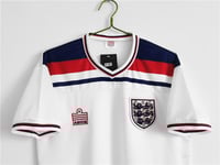 طقم منتخب انجلترا موسم 1982 ابيض