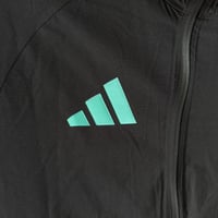 طقم تدريب شتوي منتخب الجزائر 2025-2026 ضد الماء