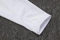 طقم تدريب شتوي ليفربول 2025-2026 ابيض