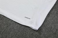 طقم تدريب شتوي ريال مدريد 2025-2026 ابيض