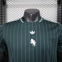 طقم يوفنتوس نسخة خاصة 2025-2026