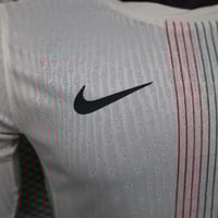 طقم تشيلسي الاحتياطي 2025-2026 كم طويل