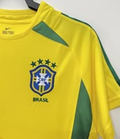 طقم منتخب البرازيل موسم 2001-2002 اصفر