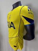 طقم توتنهام الاساسي 2025-2026