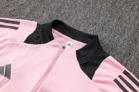 طقم تدريب شتوي ريال مدريد 2024-2025 وردي (2)