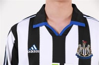 طقم نيوكاسل يونايتد موسم 2000-2001 كم طويل