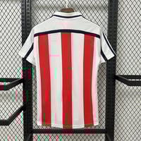 طقم بايرن ميونخ موسم 2000-2001 ابيض