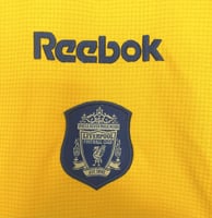 طقم ليفربول موسم 2000-2001 اصفر