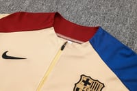 طقم تدريب شتوي برشلونة 2024-2025 بيج