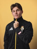 جاكيت ريال مدريد نسخة مارفيل 2025-2026 اسود