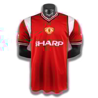 طقم مانشستر يونايتد موسم 1984-1986 احمر