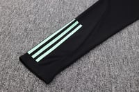 طقم تدريب شتوي بايرن ميونخ 2023-2024 اسود