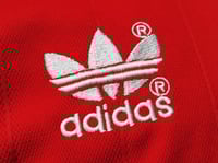 طقم مانشستر يونايتد موسم 1982-1983 احمر