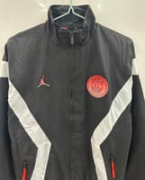 جاكيت باريس سانت جرمان اسود 2025-2026