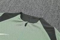 طقم تدريب شتوي تشيلسي 2025-2026 زيتي