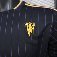 طقم مانشستر يونايتد نسخة خاصة 2025-2026