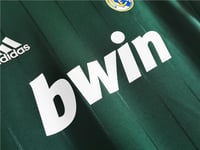 طقم ريال مدريد اخضر موسم 2012-2013