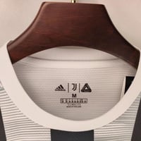 طقم يوفينتوس موسم 2019-2020 ابيض