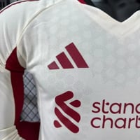 طقم ليفربول الاحتياطي 2025-2026 كم طويل